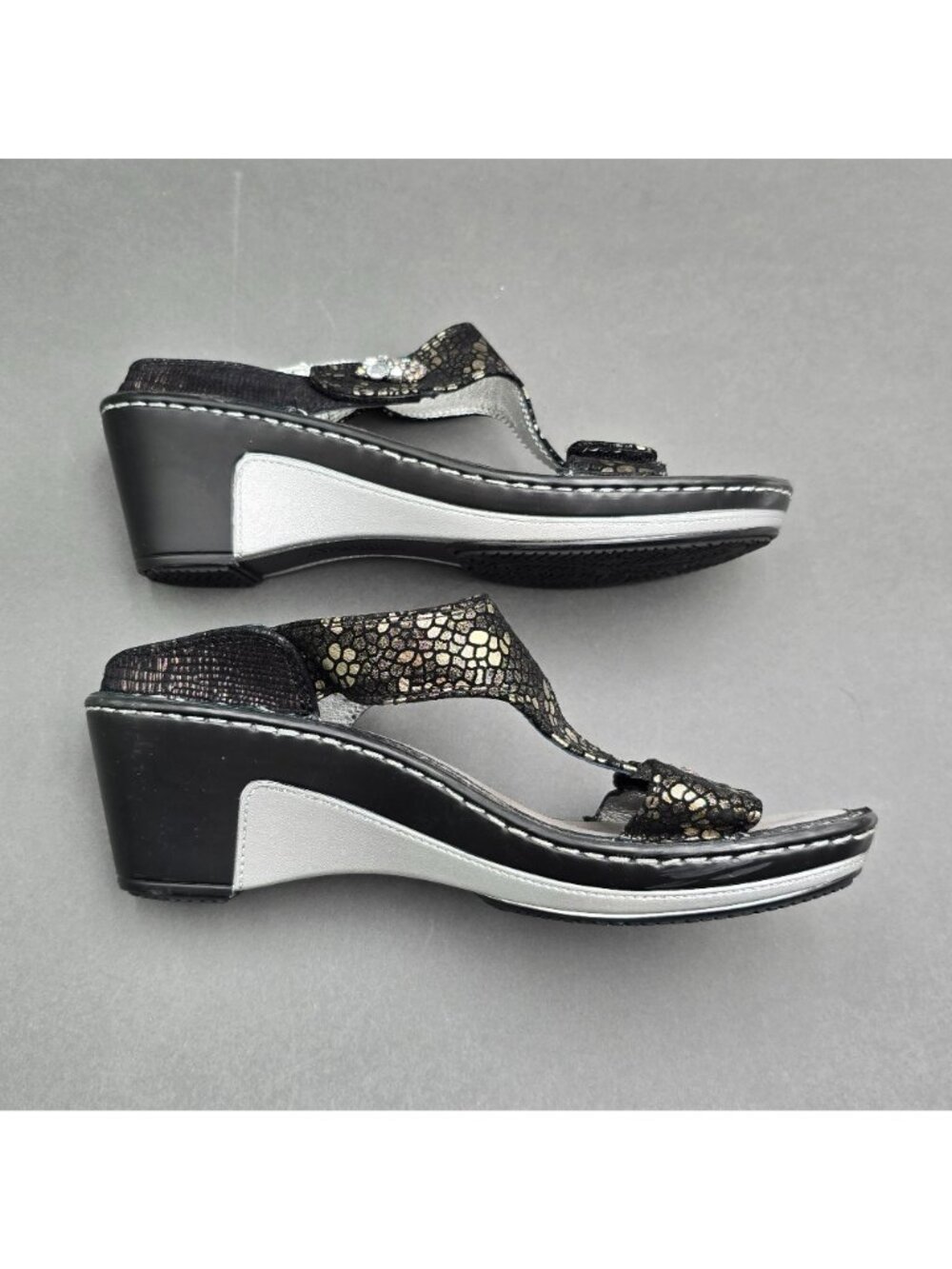 Alegria Lara Pewter Mosaic Wedge Sandals Size 37 T-Strap Comfort Slide - Picture 5 of 13